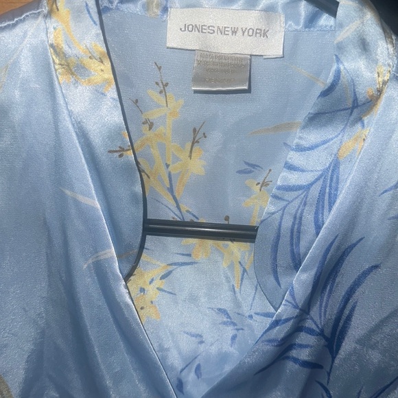 Beautiful jones of New York pjs for that special night - Picture 2 of 4